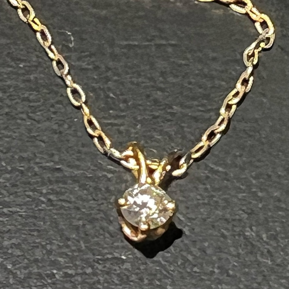 Elegant Vintage Gold  Natural Diamond Pendant 0.25-0.3 Ct